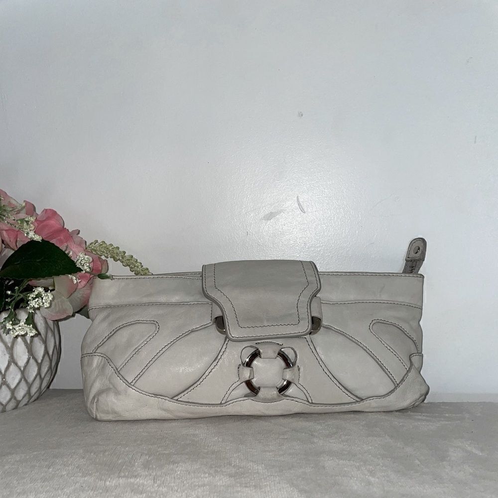 Vintage Andrew Marc Daisy Leather Clutch